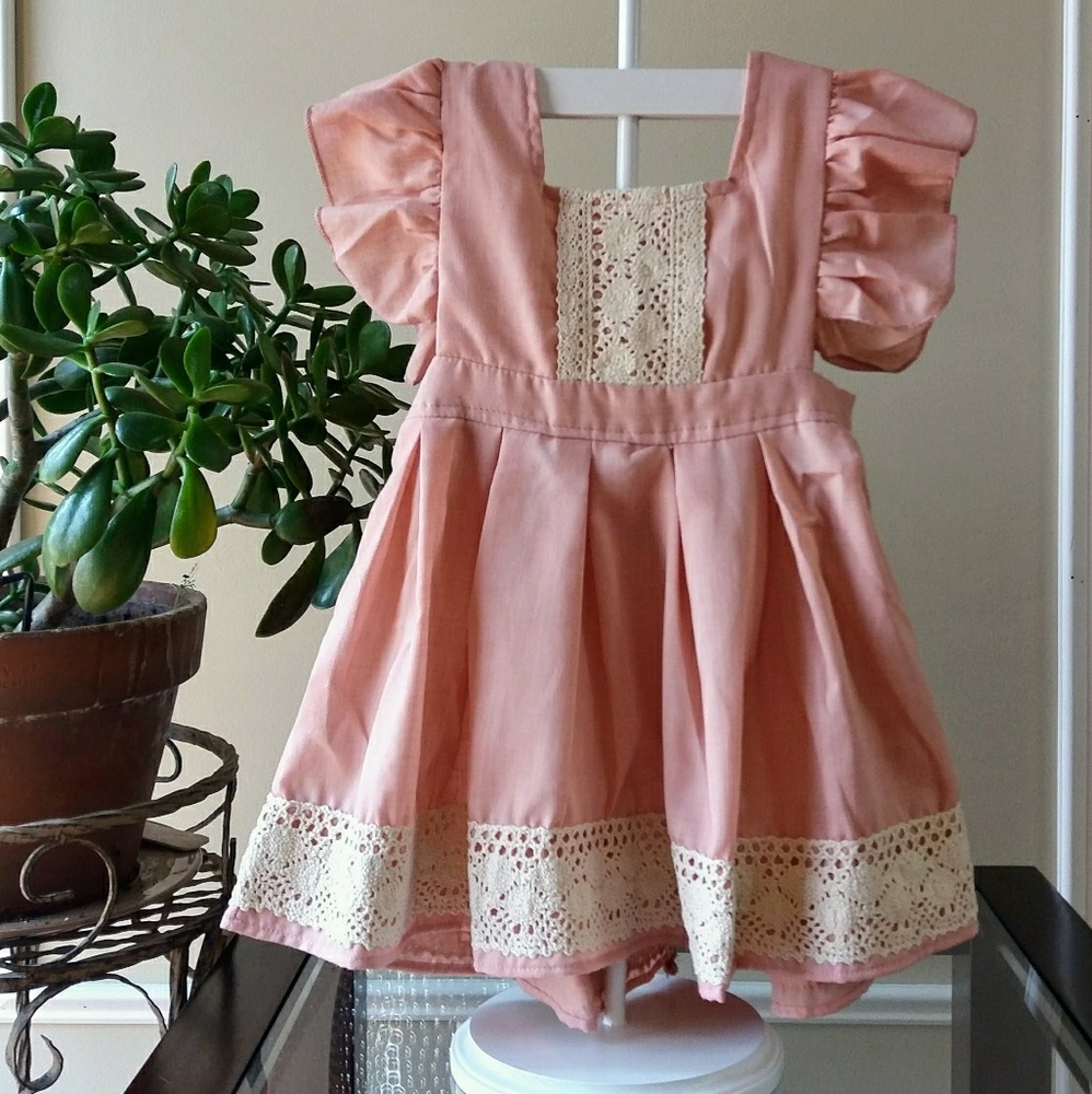 ❤HP❤ Last one! Pleated Ruffle-Sleeved Dress - Picture 3 of 7